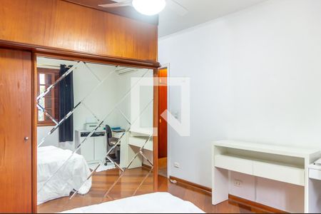 Casa à venda com 255m², 3 quartos e 5 vagas Casa à venda com 255m², 3 quartos e 5 vagasQuarto 2 - Suíte