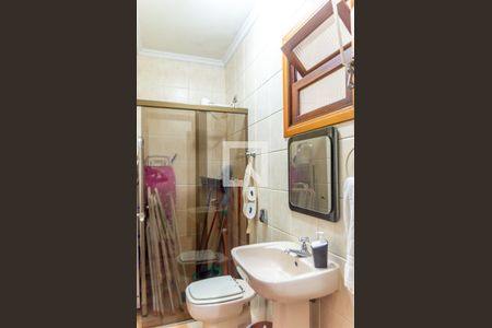 Casa à venda com 255m², 3 quartos e 5 vagas Casa à venda com 255m², 3 quartos e 5 vagasBanheiro de Serviço