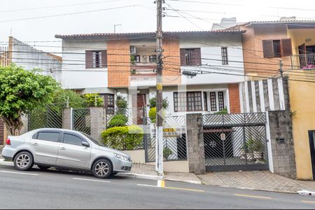 Casa à venda com 255m², 3 quartos e 5 vagas Casa à venda com 255m², 3 quartos e 5 vagasFachada