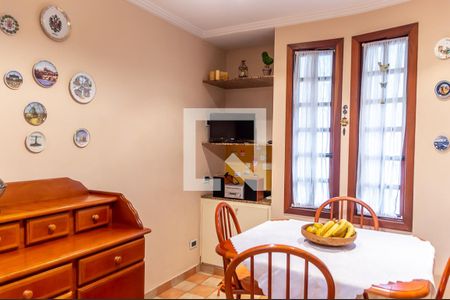 Casa à venda com 255m², 3 quartos e 5 vagas Casa à venda com 255m², 3 quartos e 5 vagasCopa