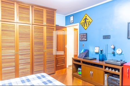 Casa à venda com 255m², 3 quartos e 5 vagas Casa à venda com 255m², 3 quartos e 5 vagasQuarto Suíte