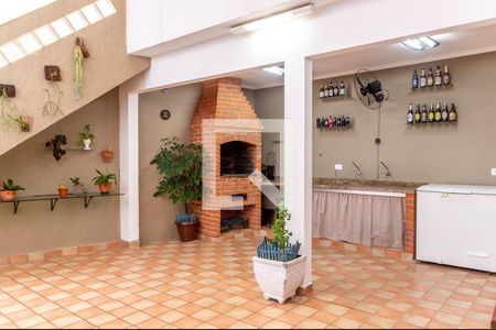 Casa à venda com 255m², 3 quartos e 5 vagas Casa à venda com 255m², 3 quartos e 5 vagasQuintal