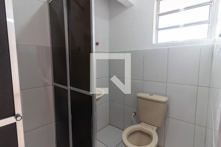 Banheiro de casa para alugar com 1 quarto, 60m² em Vila Taquari, São Paulo