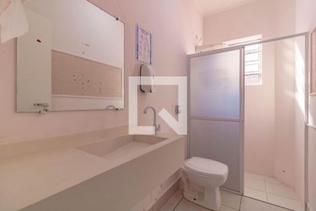 Casa à venda com 240m², 3 quartos e 2 vagas Casa à venda com 240m², 3 quartos e 2 vagasBanheiro