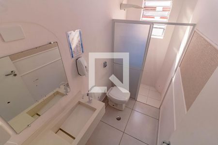 Casa à venda com 240m², 3 quartos e 2 vagas Casa à venda com 240m², 3 quartos e 2 vagasBanheiro