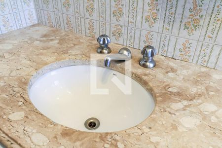 Casa à venda com 400m², 4 quartos e 4 vagas Casa à venda com 400m², 4 quartos e 4 vagasBanheiro dos Quartos