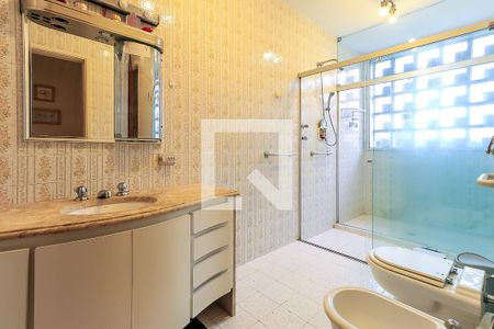 Casa à venda com 400m², 4 quartos e 4 vagas Casa à venda com 400m², 4 quartos e 4 vagasBanheiro dos Quartos