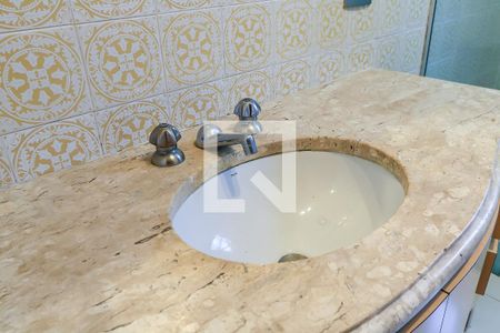 Casa à venda com 400m², 4 quartos e 4 vagas Casa à venda com 400m², 4 quartos e 4 vagasBanheiro Suíte 2