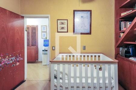 Casa à venda com 400m², 4 quartos e 4 vagas Casa à venda com 400m², 4 quartos e 4 vagasQuarto 2