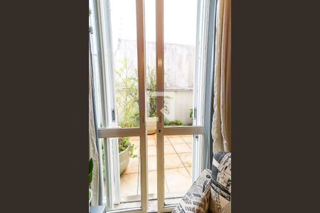 Casa à venda com 400m², 4 quartos e 4 vagas Casa à venda com 400m², 4 quartos e 4 vagasVista da Sala de TV