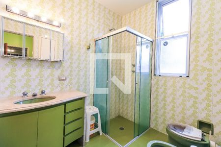 Casa à venda com 400m², 4 quartos e 4 vagas Casa à venda com 400m², 4 quartos e 4 vagasBanheiro Suíte 1