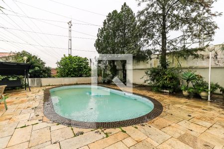 Casa à venda com 400m², 4 quartos e 4 vagas Casa à venda com 400m², 4 quartos e 4 vagasPiscina