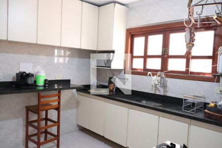 Casa à venda com 167m², 3 quartos e 3 vagascozinha