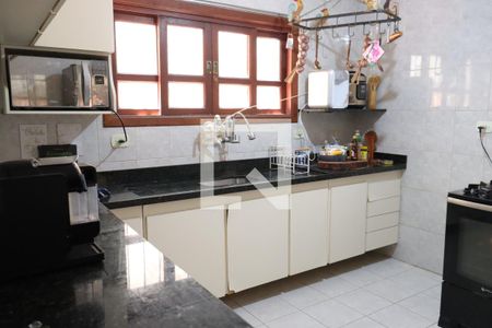 Casa à venda com 167m², 3 quartos e 3 vagascozinha