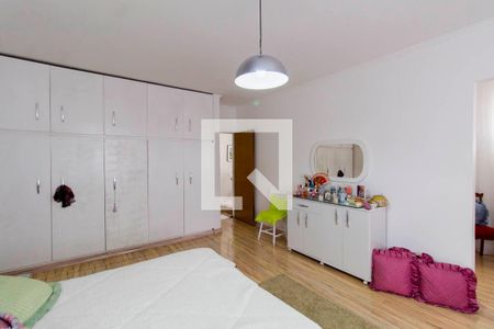 Casa à venda com 500m², 3 quartos e 5 vagas Casa à venda com 500m², 3 quartos e 5 vagasSuíte