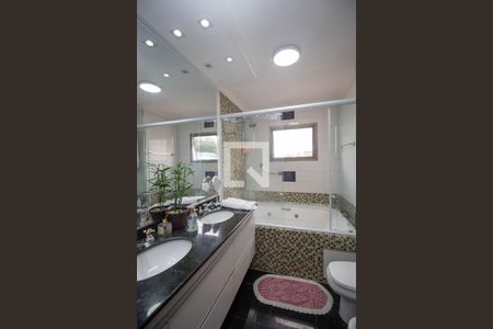 Apartamento à venda com 156m², 3 quartos e 3 vagasBanheiro da Suíte