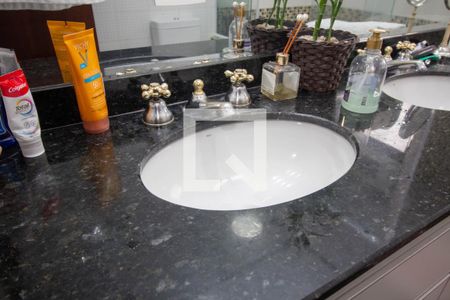 Apartamento à venda com 156m², 3 quartos e 3 vagasBanheiro da Suíte