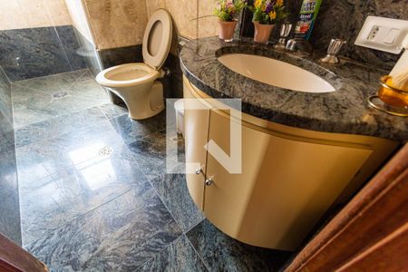 Apartamento à venda com 145m², 4 quartos e 2 vagas Apartamento à venda com 145m², 4 quartos e 2 vagasArmário do Banheiro Social