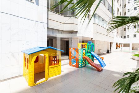 Apartamento à venda com 145m², 4 quartos e 2 vagas Apartamento à venda com 145m², 4 quartos e 2 vagasPlayground