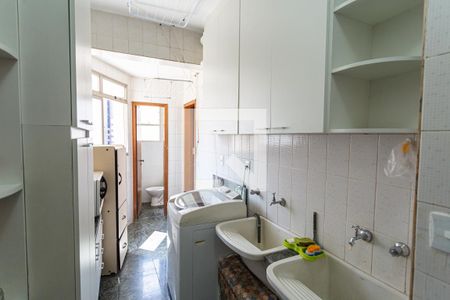 Apartamento à venda com 145m², 4 quartos e 2 vagas Apartamento à venda com 145m², 4 quartos e 2 vagasÁrea de Serviço