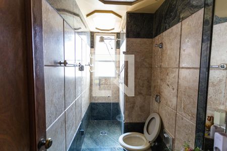 Apartamento à venda com 145m², 4 quartos e 2 vagas Apartamento à venda com 145m², 4 quartos e 2 vagasBanheiro Social