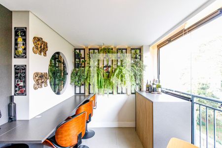 Apartamento à venda com 83m², 2 quartos e 2 vagas Apartamento à venda com 83m², 2 quartos e 2 vagasVaranda