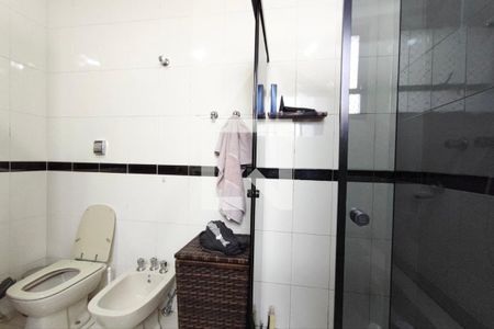 Apartamento à venda com 256m², 4 quartos e 3 vagasBanheiro suíte 2