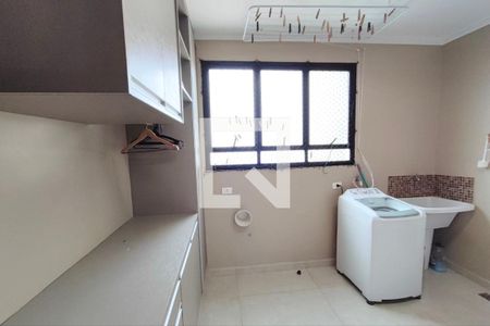 Apartamento à venda com 256m², 4 quartos e 3 vagasLavanderia