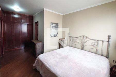 Apartamento à venda com 256m², 4 quartos e 3 vagasQuarto suíte 2
