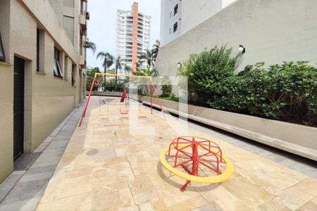 Apartamento à venda com 256m², 4 quartos e 3 vagasÁrea comum - Playground