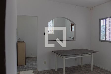Casa para alugar com 45m², 2 quartos e sem vaga Casa para alugar com 45m², 2 quartos e sem vagaSala