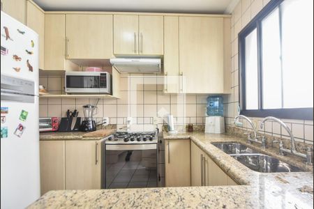 Apartamento à venda com 152m², 4 quartos e 3 vagasCozinha
