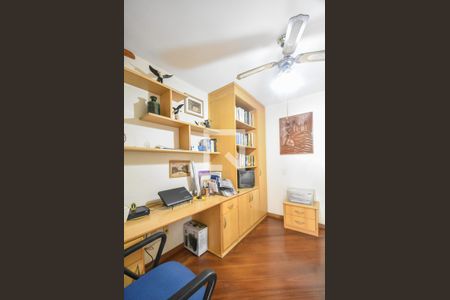 Apartamento à venda com 152m², 4 quartos e 3 vagasQuarto 04