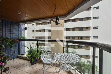 Apartamento à venda com 152m², 4 quartos e 3 vagasVaranda 