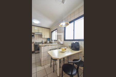 Apartamento à venda com 152m², 4 quartos e 3 vagasCozinha