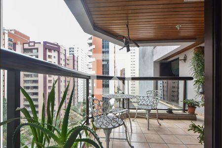 Apartamento à venda com 152m², 4 quartos e 3 vagasVaranda 