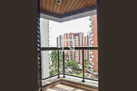 Apartamento à venda com 152m², 4 quartos e 3 vagasVaranda Suíte 01