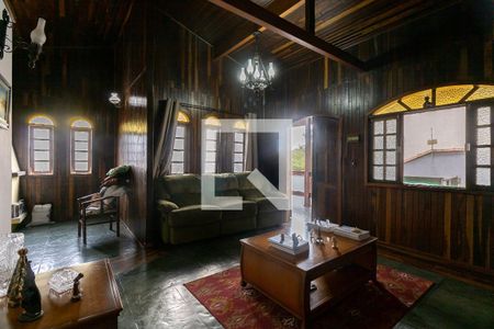 Sala de casa à venda com 5 quartos, 300m² em Interlagos, São Paulo