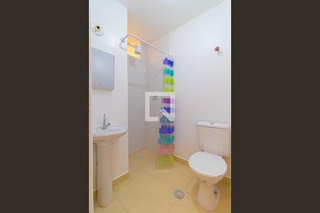 Banheiro de kitnet/studio para alugar com 1 quarto, 38m² em Bela Vista, São Paulo