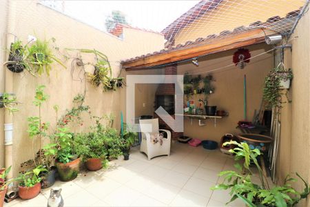 Casa à venda com 159m², 3 quartos e 3 vagasQuintal