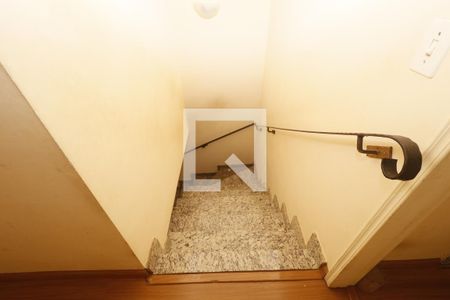 Casa à venda com 159m², 3 quartos e 3 vagasEscada