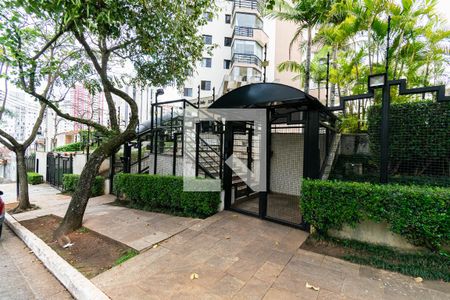 Apartamento à venda com 209m², 3 quartos e 5 vagas Apartamento à venda com 209m², 3 quartos e 5 vagasFachada
