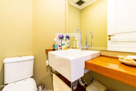 Apartamento à venda com 209m², 3 quartos e 5 vagas Apartamento à venda com 209m², 3 quartos e 5 vagasBanheiro Social 2
