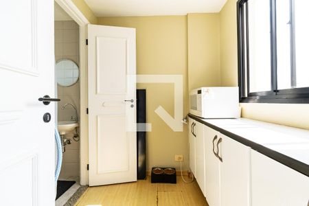 Apartamento à venda com 209m², 3 quartos e 5 vagas Apartamento à venda com 209m², 3 quartos e 5 vagasÁrea de Serviço