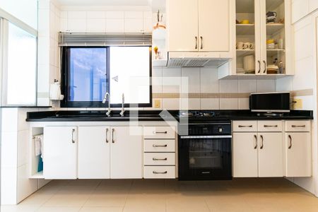 Apartamento à venda com 209m², 3 quartos e 5 vagas Apartamento à venda com 209m², 3 quartos e 5 vagasCozinha
