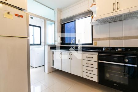Apartamento à venda com 209m², 3 quartos e 5 vagas Apartamento à venda com 209m², 3 quartos e 5 vagasCozinha