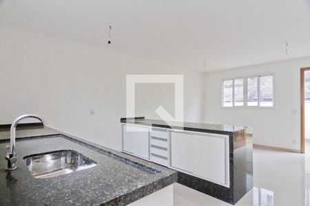 Casa de condomínio à venda com 95m², 2 quartos e 3 vagas Casa de condomínio à venda com 95m², 2 quartos e 3 vagasCozinha