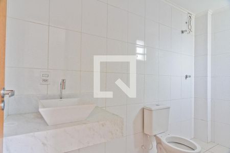 Casa de condomínio à venda com 95m², 2 quartos e 3 vagas Casa de condomínio à venda com 95m², 2 quartos e 3 vagasBanheiro da Suíte 1