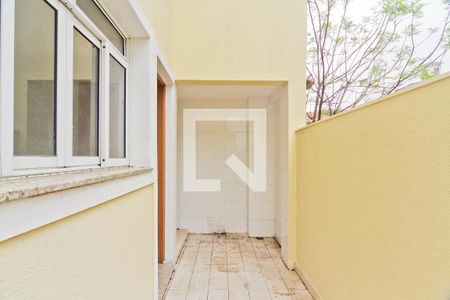 Casa de condomínio à venda com 95m², 2 quartos e 3 vagas Casa de condomínio à venda com 95m², 2 quartos e 3 vagasÁrea externa