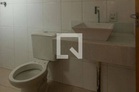 Casa de condomínio à venda com 98m², 2 quartos e 3 vagas Casa de condomínio à venda com 98m², 2 quartos e 3 vagasBanheiro